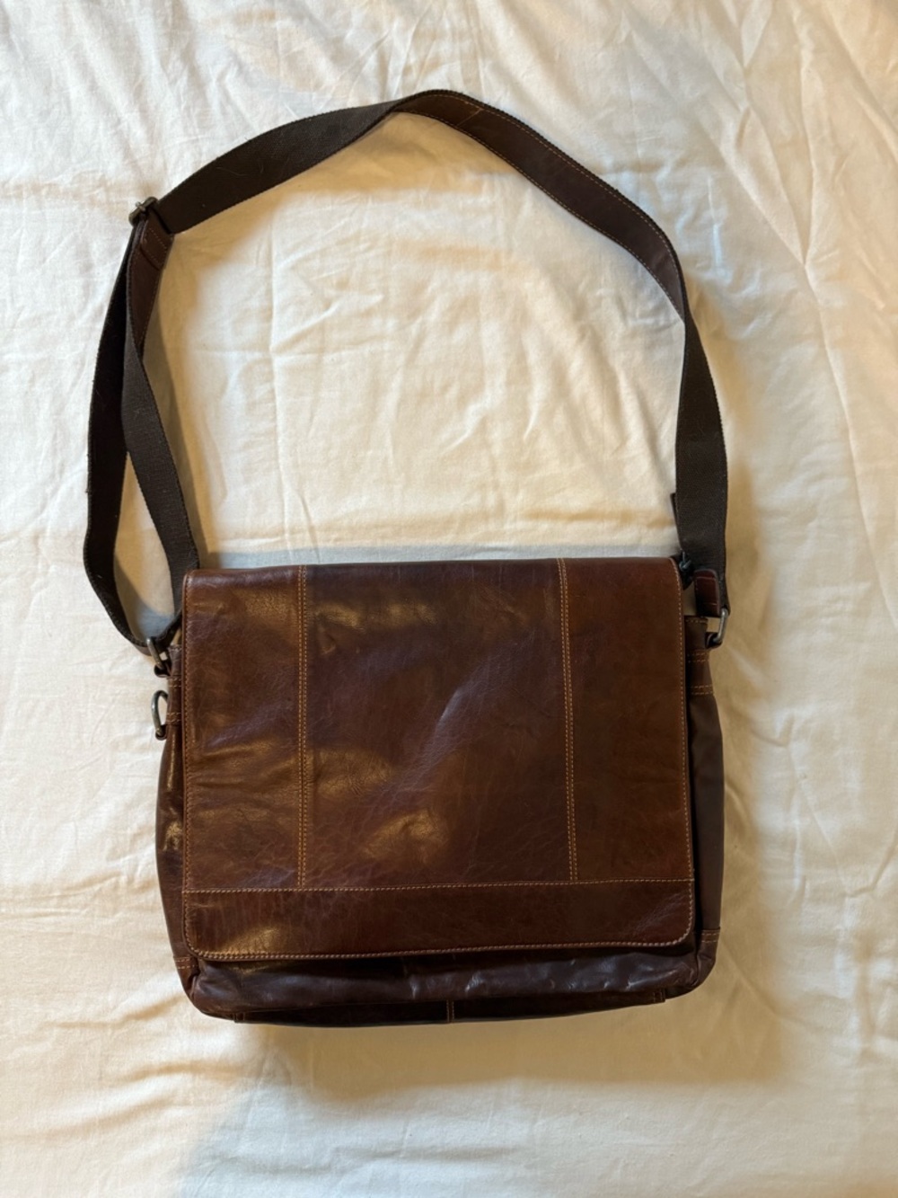 Jack Georges Full-Size Messenger Bag